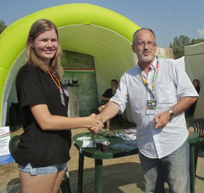 Szabó Imre környezetvédelmi és vízügyi miniszter a tárca „Egy mozdulat” road-show-ját harmadik állomásán, a Hegyalja Fesztiválon mutatta be a fesztiválozóknak. 